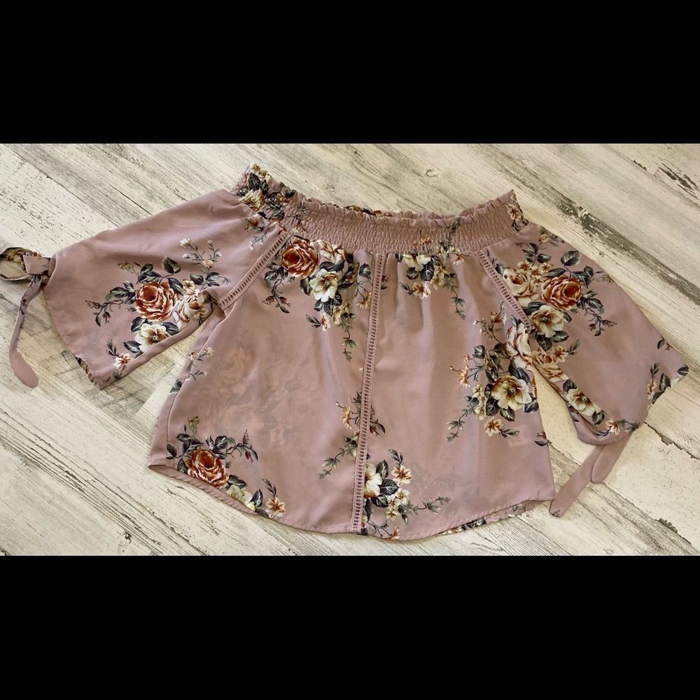 Floral Off the shoulder blouse Medium
